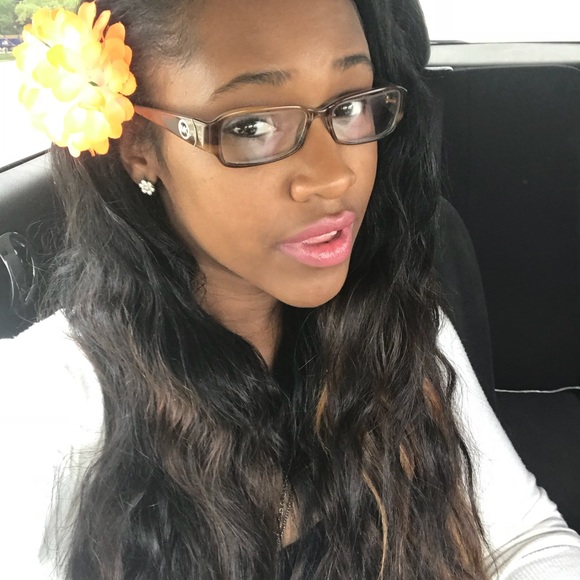 Meet your Posher, Bianca - Picture 1 of 1